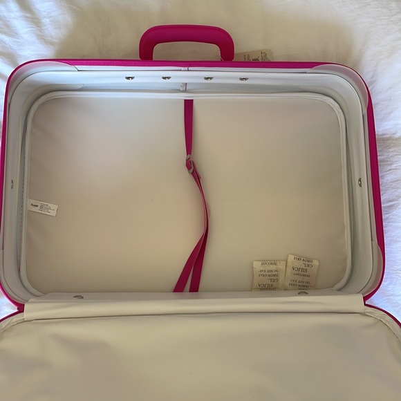 Hello Kitty Suitcase - Picture 8 of 16